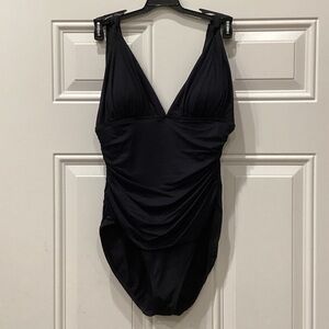 Preowned Ralph Lauren Swimwear One-Piece Black Size 8 (Item#SW020)